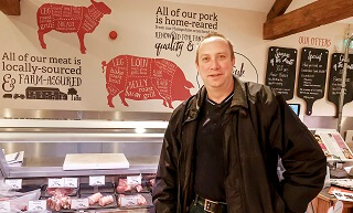 Paul Bradley is bedrijfsleider op Waddingham Grange Farm, een van de locaties van de Ermine Farms; een bedrijf met 2.200 zeugen en bijbehorende vleesvarkens.