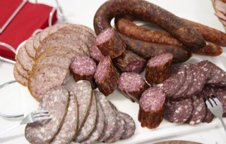 Maasland Vleeswaren versterkt aanbod met Brabantse streekproducten